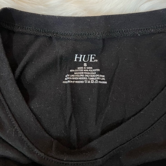 Hue penguin pajamas, long sleeve top and flannel bottom. Size small - Picture 8 of 11